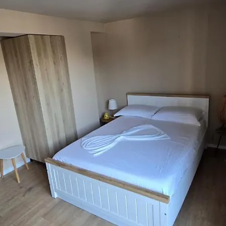 3 Bedroom アパート ゴーレム